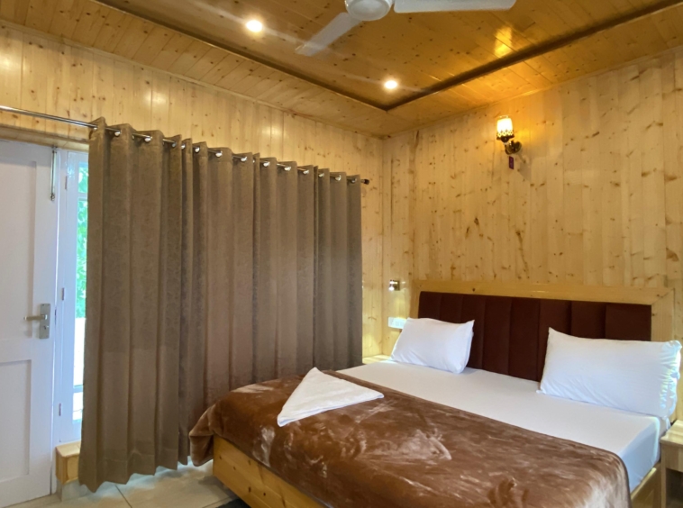 High-Income Hotel for Sale Near Naggar, Kullu-Manali (1)